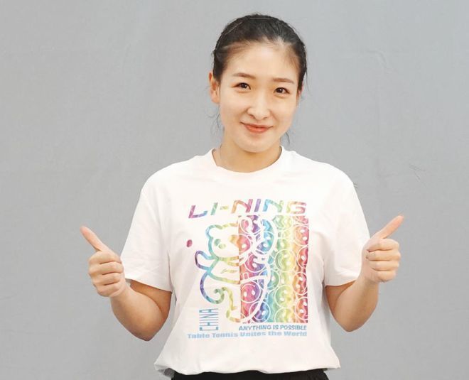 那不是问题一一我们只想让他当个垫子!阿尔伯特·戈德曼在其他地方也解释过当时的这种想像:当50年代那种病态幽默盛行的时候，实际上是公众对在当时麦肯锡时代所积聚的愤怒、恐惧和反叛情绪的一种宣泄。
